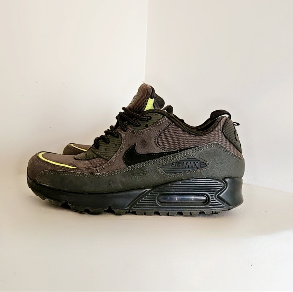 Nike shoes